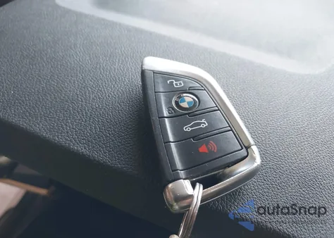 2019 BMW 330I xDrive z USA, uszkodzony, nr VIN WBA5R7C58KAJ81614